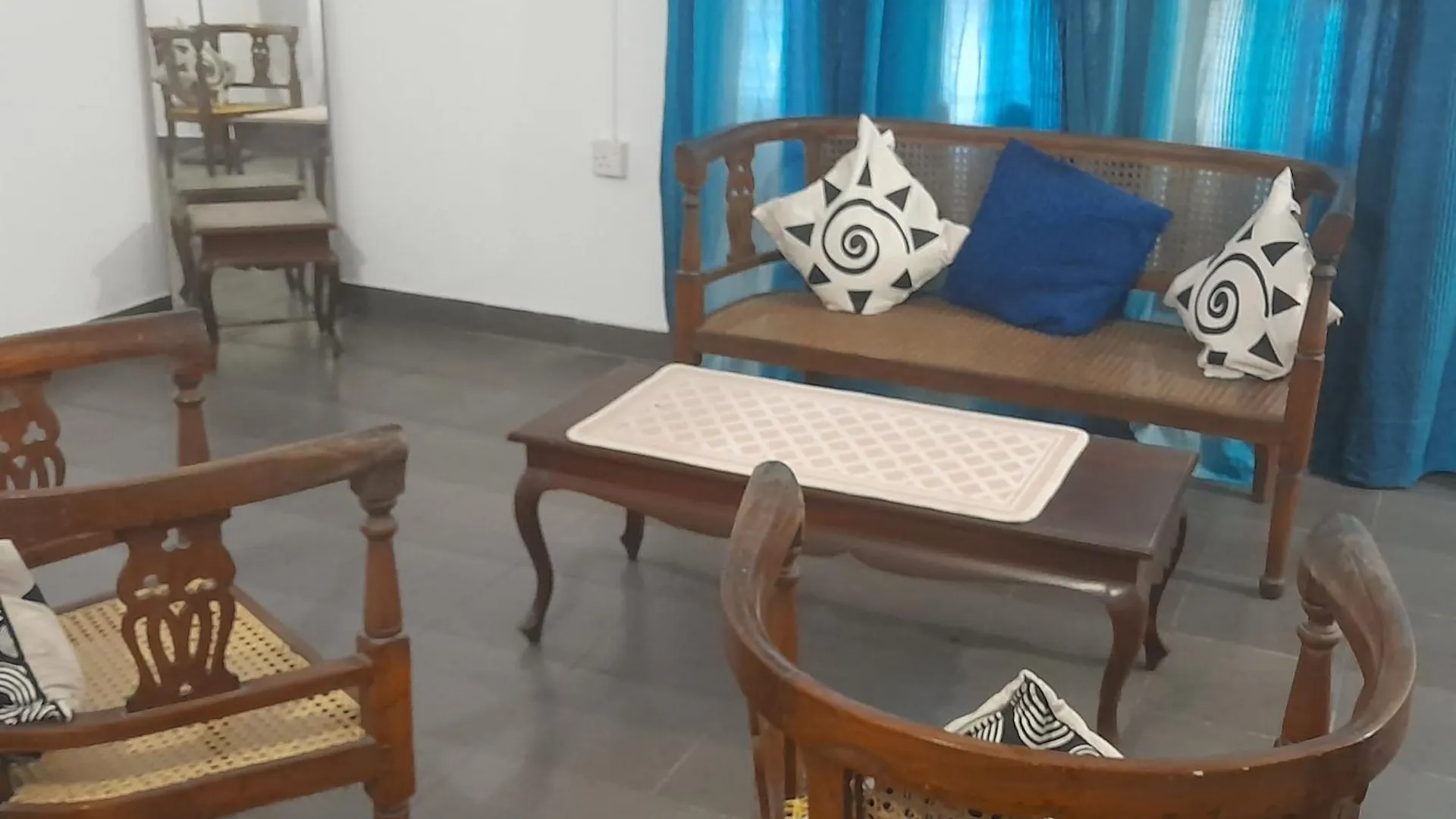 Homestay Lamp Colonial Bungalow Airport Katunayake Sri Lanka